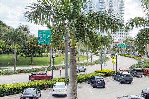 Condo in Hollywood, Florida, 1 bedroom  № 1883825 - photo 22