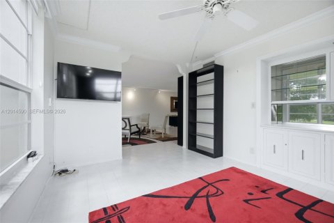 Condo in Pompano Beach, Florida, 3 bedrooms  № 2076302 - photo 13