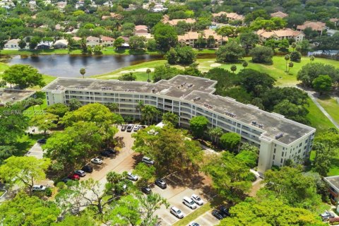 Condo in Pompano Beach, Florida, 3 bedrooms  № 2076302 - photo 30