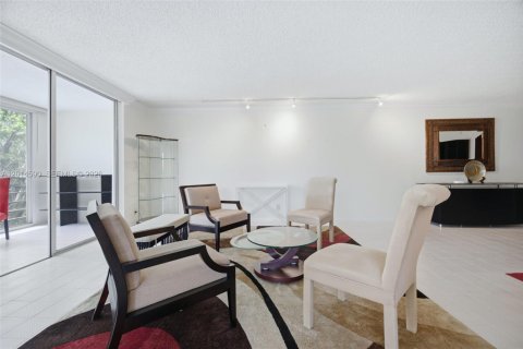 Condo in Pompano Beach, Florida, 3 bedrooms  № 2076302 - photo 3