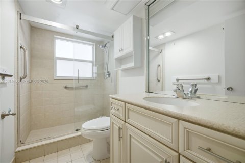 Condo in Pompano Beach, Florida, 3 bedrooms  № 2076302 - photo 25