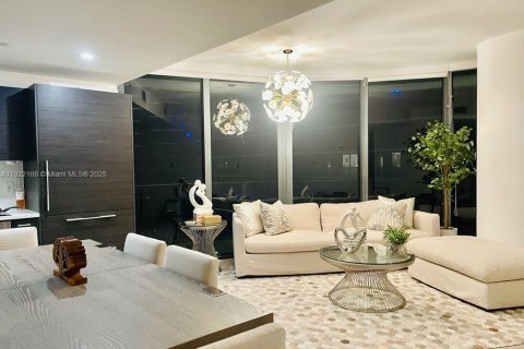 Copropriété à louer à Miami, Floride: 2 chambres, 96.8 m2 № 1976097 - photo 3