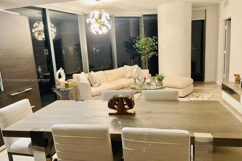 Copropriété à louer à Miami, Floride: 2 chambres, 96.8 m2 № 1976097 - photo 4