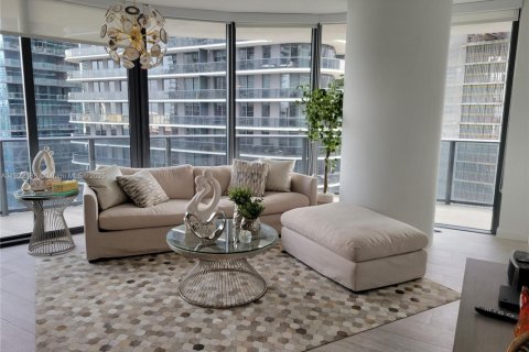 Condo in Miami, Florida, 2 bedrooms  № 1976097