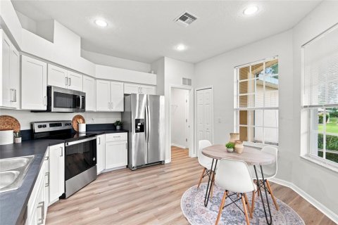 Villa ou maison à vendre à Tavares, Floride: 3 chambres, 136.66 m2 № 2352315 - photo 3