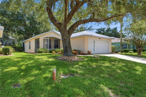 Villa ou maison à vendre à Tavares, Floride: 3 chambres, 136.66 m2 № 2352315 - photo 2