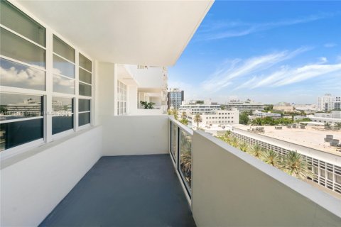 Снять в аренду кондоминиум в Майами-Бич, Флорида 51.1м2, № 1752955 - фото 3