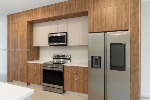 Снять в аренду таунхаус в Форт-Лодердейл, Флорида 4 спальни, 227.33м2, № 1944376 - фото 4