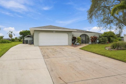 Villa ou maison à vendre à Venice, Floride: 2 chambres, 120.87 m2 № 2405495 - photo 6