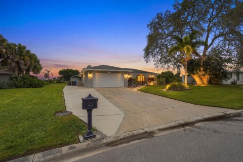 Villa ou maison à vendre à Venice, Floride: 2 chambres, 120.87 m2 № 2405495 - photo 5