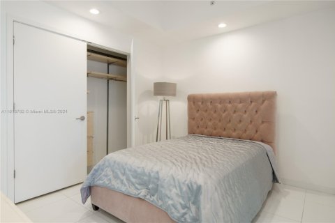 Condo in Miami, Florida, 2 bedrooms  № 1240028 - photo 27