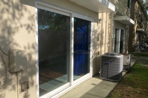 Townhouse in Clearwater, Florida 2 bedrooms, 106.47 sq.m. № 2232332 - photo 13