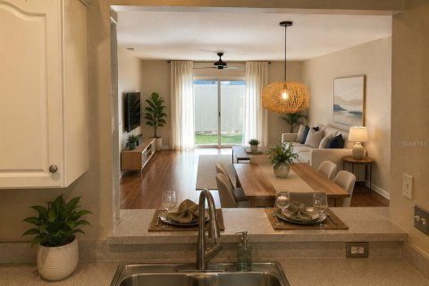 Townhouse in Clearwater, Florida 2 bedrooms, 106.47 sq.m. № 2232332 - photo 2