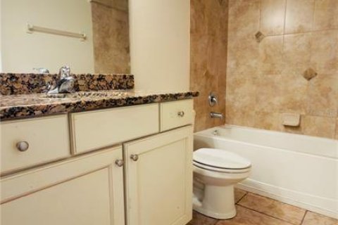 Villa ou maison à louer à Palm Bay, Floride: 3 chambres, 121.89 m2 № 2095830 - photo 6