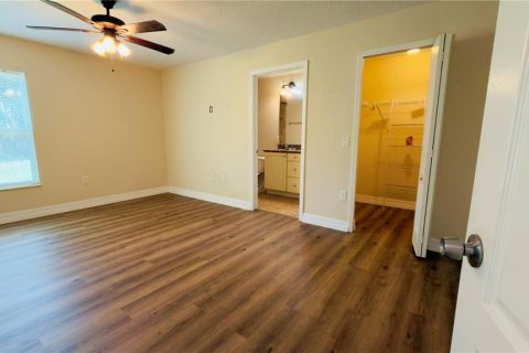 Villa ou maison à louer à Palm Bay, Floride: 3 chambres, 121.89 m2 № 2095830 - photo 10