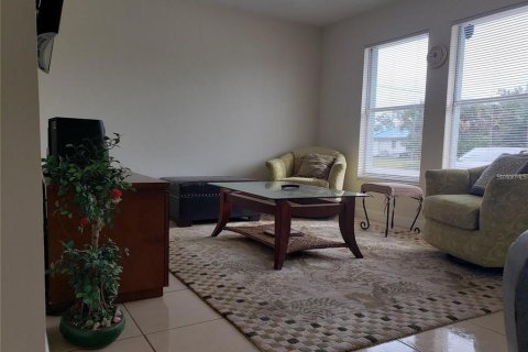 House in Port Charlotte, Florida 3 bedrooms, 102.84 sq.m. № 1910415 - photo 4