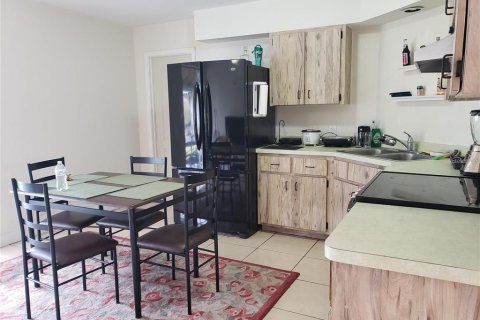 House in Port Charlotte, Florida 3 bedrooms, 102.84 sq.m. № 1910415 - photo 3