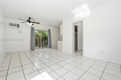 Снять в аренду квартиру в Майами, Флорида 53.88м2, № 2042771 - фото 16