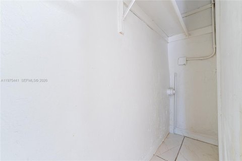 Снять в аренду квартиру в Майами, Флорида 53.88м2, № 2042771 - фото 17