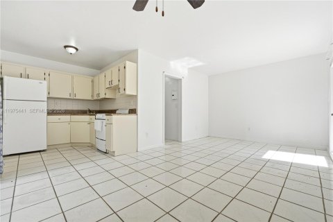 Снять в аренду квартиру в Майами, Флорида 53.88м2, № 2042771 - фото 14