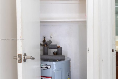 Снять в аренду квартиру в Майами, Флорида 53.88м2, № 2042771 - фото 19