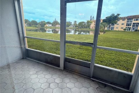 Condo in Sunrise, Florida, 2 bedrooms  № 1927645 - photo 21