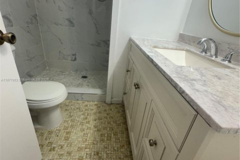 Condo in Sunrise, Florida, 2 bedrooms  № 1927645 - photo 14