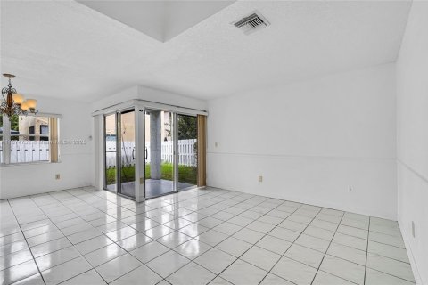 Casa en alquiler en Plantation, Florida, 3 dormitorios, 136.85 m2 № 1925875 - foto 30