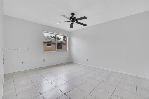 Casa en alquiler en Plantation, Florida, 3 dormitorios, 136.85 m2 № 1925875 - foto 16
