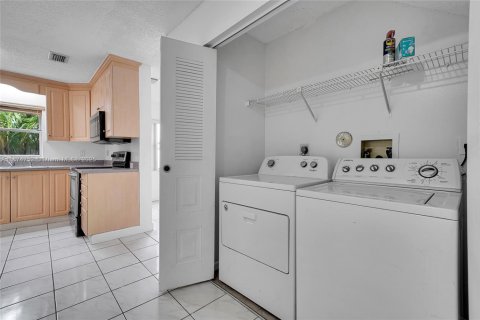 Casa en alquiler en Plantation, Florida, 3 dormitorios, 136.85 m2 № 1925875 - foto 24