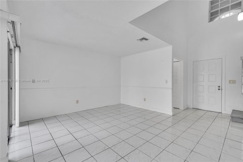 Casa en alquiler en Plantation, Florida, 3 dormitorios, 136.85 m2 № 1925875 - foto 28