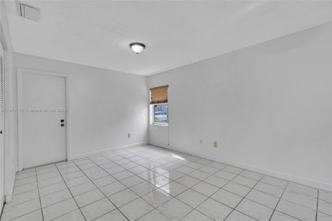 Casa en alquiler en Plantation, Florida, 3 dormitorios, 136.85 m2 № 1925875 - foto 23