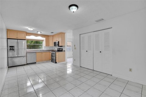 Casa en alquiler en Plantation, Florida, 3 dormitorios, 136.85 m2 № 1925875 - foto 7