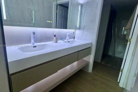 Condominio en venta en Jensen Beach, Florida, 2 dormitorios, 111.2 m2 № 2005921 - foto 14