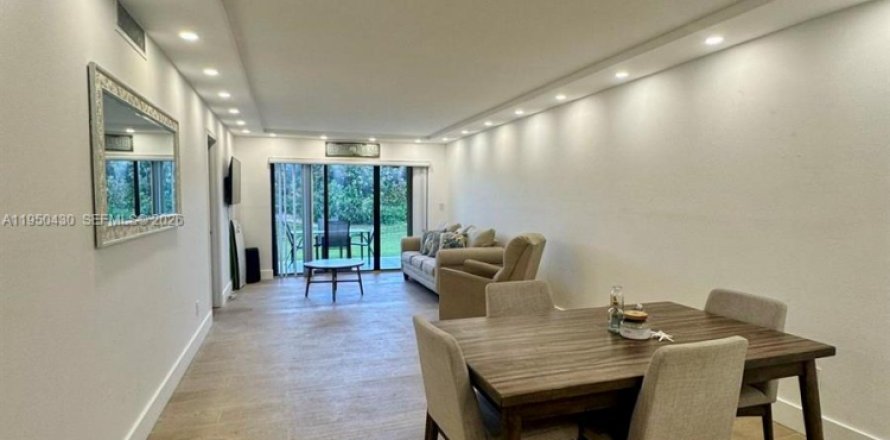 Condominio en Jensen Beach, Florida, 2 dormitorios  № 2005921