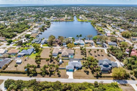 Casa en venta en Port Charlotte, Florida, 5 dormitorios, 298.4 m2 № 2106413 - foto 20