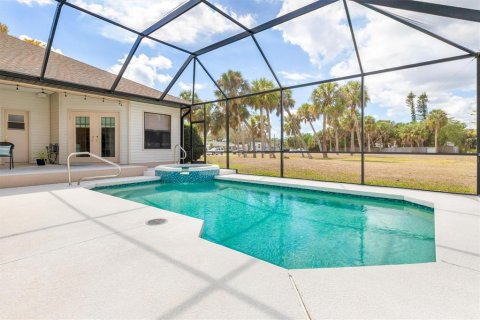 Casa en venta en Port Charlotte, Florida, 5 dormitorios, 298.4 m2 № 2106413 - foto 29