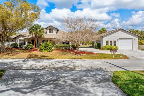 Casa en venta en Port Charlotte, Florida, 5 dormitorios, 298.4 m2 № 2106413 - foto 2