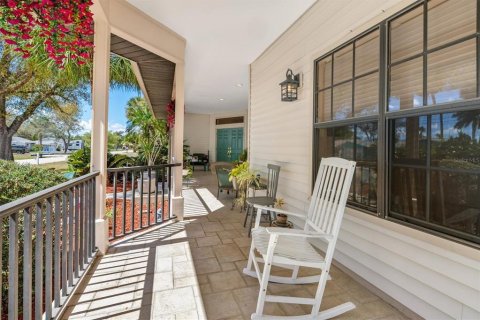 Casa en venta en Port Charlotte, Florida, 5 dormitorios, 298.4 m2 № 2106413 - foto 3