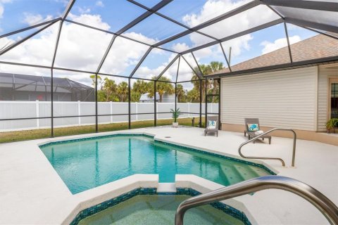 Casa en venta en Port Charlotte, Florida, 5 dormitorios, 298.4 m2 № 2106413 - foto 27