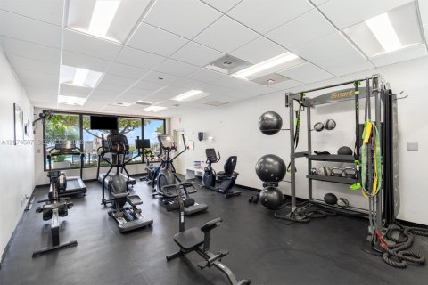 Condo in Fort Lauderdale, Florida, 2 bedrooms  № 2392901 - photo 30
