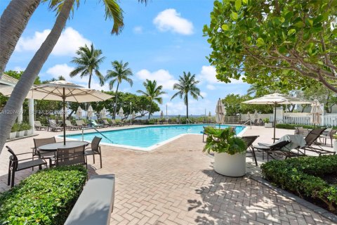 Condo in Fort Lauderdale, Florida, 2 bedrooms  № 2392901 - photo 25