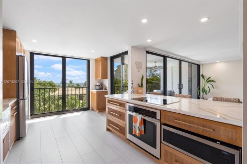 Condo in Fort Lauderdale, Florida, 2 bedrooms  № 2392901 - photo 8