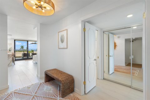 Condo in Fort Lauderdale, Florida, 2 bedrooms  № 2392901 - photo 14