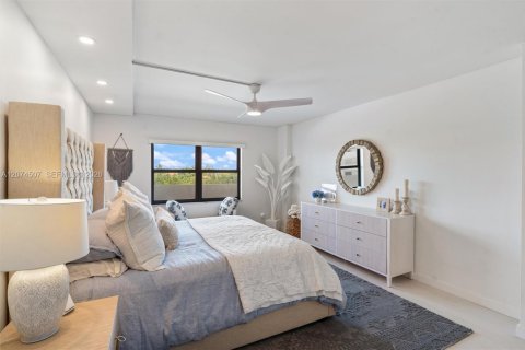 Condo in Fort Lauderdale, Florida, 2 bedrooms  № 2392901 - photo 16