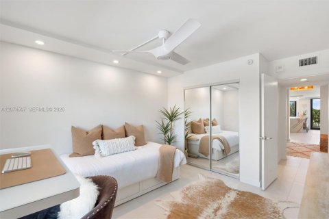Condo in Fort Lauderdale, Florida, 2 bedrooms  № 2392901 - photo 20