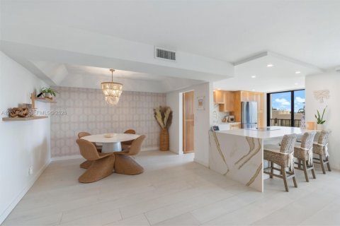 Condo in Fort Lauderdale, Florida, 2 bedrooms  № 2392901 - photo 11