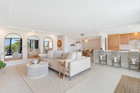 Condo in Fort Lauderdale, Florida, 2 bedrooms  № 2392901 - photo 6