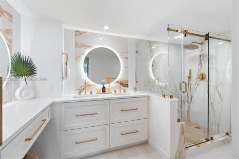 Condo in Fort Lauderdale, Florida, 2 bedrooms  № 2392901 - photo 18