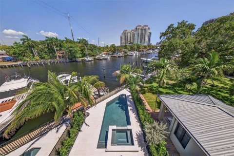 Townhouse in Fort Lauderdale, Florida 4 bedrooms, 325.16 sq.m. № 2083053 - photo 2